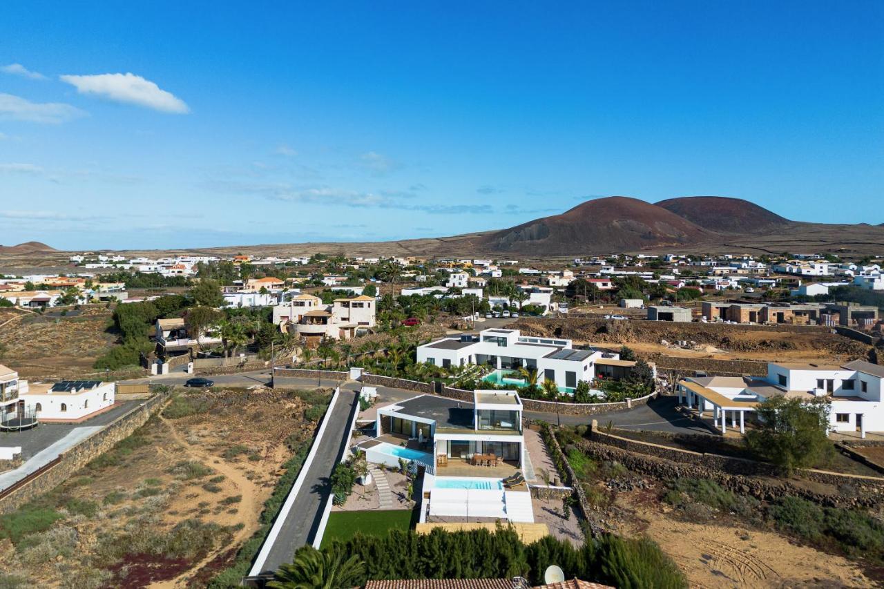 Villa Elena, Luxery Villa With Swimming Pool! Лахарес Екстер'єр фото